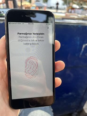 IPhone SE 2020, Qara, Barmaq izi — 2