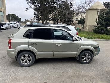 Hyundai: Hyundai Tucson: 2 l | 2009 il Krossover — 4