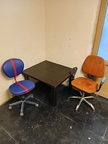 nol on beş: Qonaq otağı üçün, Açılmayan, Kvadrat masa, 2 stul — 1