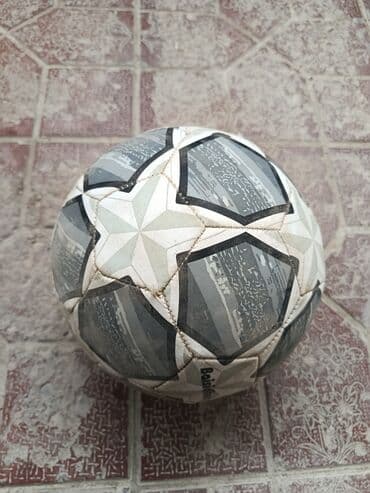 select futbol topu: Futbol topu - Rəng və dizayn: Ağ, boz və qara çalarlı ulduz naxışlı — 2