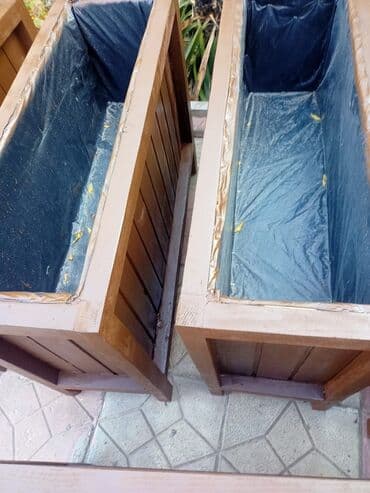 qızıl gül buketi: Dibçək Ağacdan hazırlanmış dekorativ uzun formalı çiçək yeşikləri - — 2