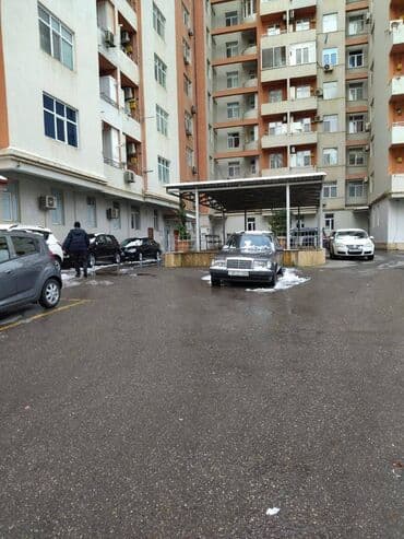 2 otaqlı mənzil vasitəçisiz: Azadliq metrosuna yaxın 11 mertebeli binanın 9-cu mərtəbəsində — 13