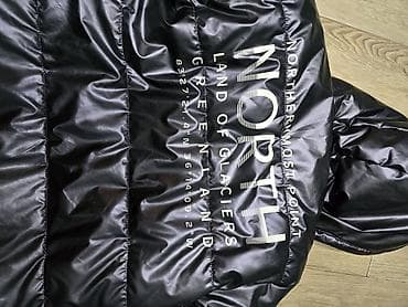 Digər kişi geyimləri: Qara rəngli kapüşonlu şişmə qış gödəkcəsi - Üzərində iri ağ yazı — 2