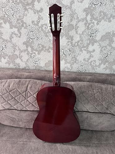 elektron piyano: Elektro-klasik gitara - Korpus: klassik forma, parlaq qırmızı-bordo — 4