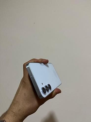 Heç bir problemi yoxdur,cızığı belə yoxdur,ustada olmayıb,təcili