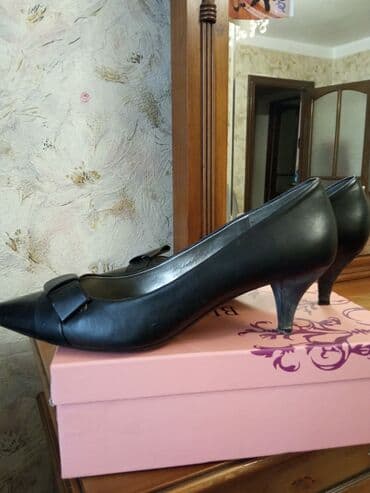 зеленые туфли: Туфли, Размер: 40, цвет - Черный, Б/у — 2