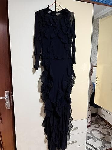 tül donlar: Qara rəngdə uzun ziyafət geyimi - Model: Uzun, asimmetrik ətəkli — 1