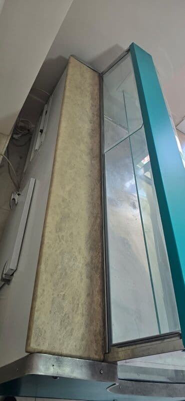 ikinci el soyuducular: Vitrin soyuducu 2mtr İsleyir qəti problemi yoxdur Qiymət 650 AZN — 2