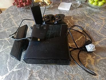Xbox 360 & Xbox: Xbox 360 oyun konsolu – tam set Paketə daxildir: - Xbox 360 konsolu — 1
