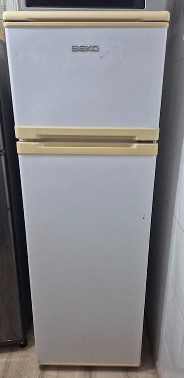 nintendo 2: Beko iki qapılı soyuducu - Üst kamera: dondurucu. İçəridə metal rəf — 3
