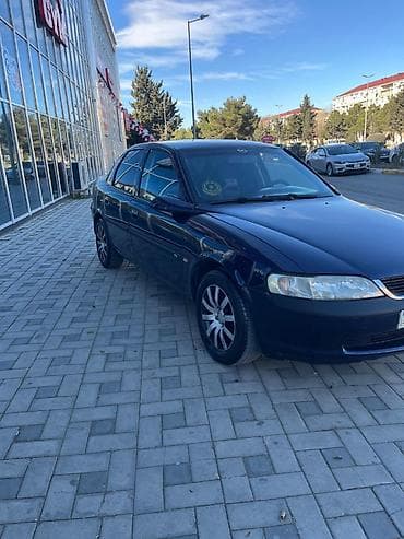 opel vectra: Opel Vectra: 1.6 l | 1999 il 2558088 km Sedan — 5