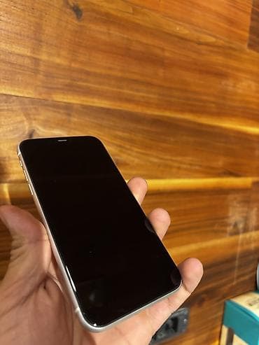 2 əl telefonlar: IPhone 11, 128 GB, Gümüşü, Simsiz şarj — 9