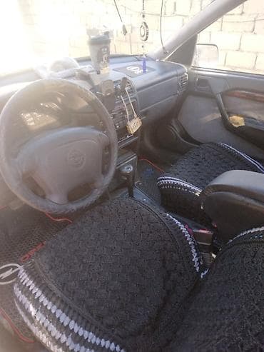 opel starter: Opel Vectra A CDX, sedan/kombi kuzov (5 qapı), tünd yaşıl rəng — 4