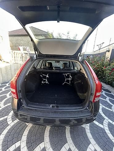 chat satisi: Kia Cee’d SW (universal), tünd boz rəng. - Gövdə tipi: universal (SW) — 8