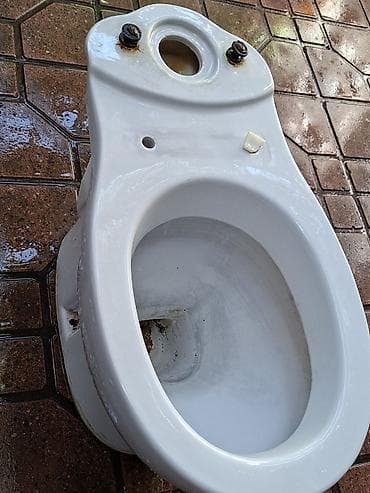 Keramik tualet qabı (ayaqüstü oturacaq üçün, çən üstü montajlı model)