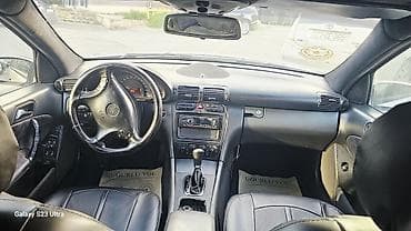 mercedes yeska: Mercedes-Benz C-Class: 2.6 l | 2001 il Sedan — 5