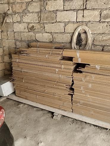 dekor agaclar: Laminate döşəmə taxtaları – ağac naxışlı, isti qəhvəyi ton. Məhsul — 7