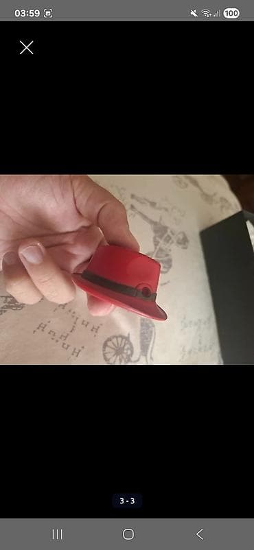 Бижутерия: Qırmızı rəngdə mini şlyapa formalı musiqili brelok/oyuncaq - — 1