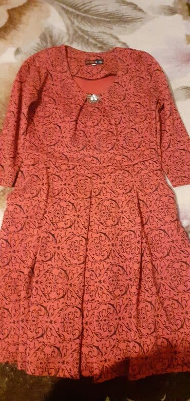 i̇talya istehsalı olan qadın şubaları: Qadın geyimləri dəsti 1) Narıncı-qırmızı naxışlı don - Üç dörddəbir — 1