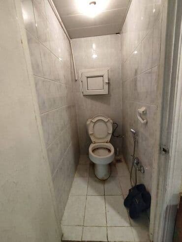 otaq yoldaşı qız: 20 yanvar metrosunun yaxınlığında şamaxinkada 5 mertebeli binanın — 2