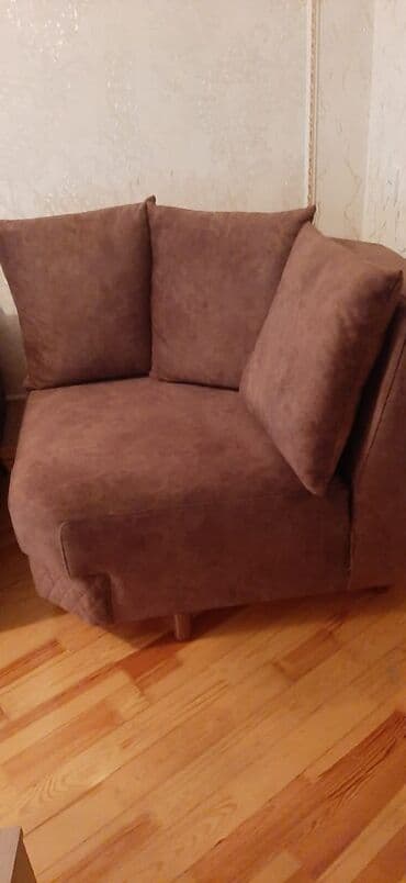 deko: Künc divan, Divan — 2