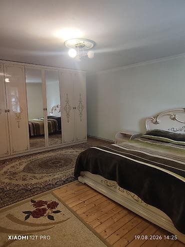 heyet evler: Qusar şəhərində, Xıdır restoranı ilə üzbəüz yerləşən iki mərtəbəli ev — 6
