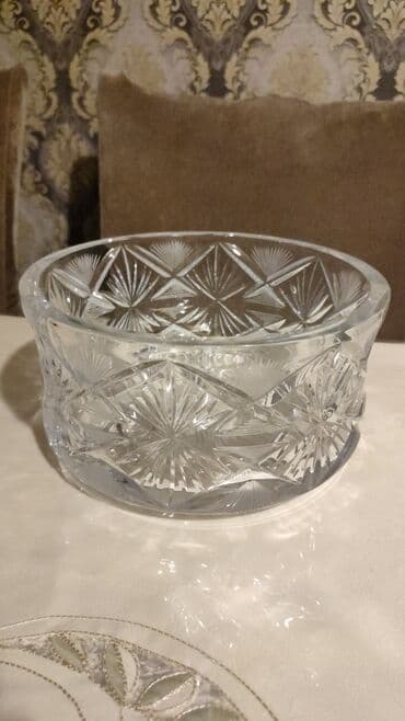 Xrustal meyve qabi. Qiymeti 20 manat