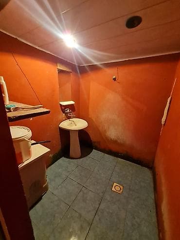 sekide ucuz evler: Salam Zabrat 1 2 otaqlı ev kirayə verilir ev sahibiyilə bir — 7