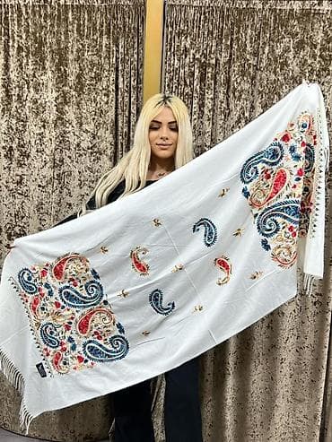 Kaşemır çiyin salları.yenıdır. rengler var.ıstı saxlayır. cstdırılma lalafo.az -da Kaşemır çiyin salları.yenıdır. rengler var.ıstı saxlayır. cstdırılma