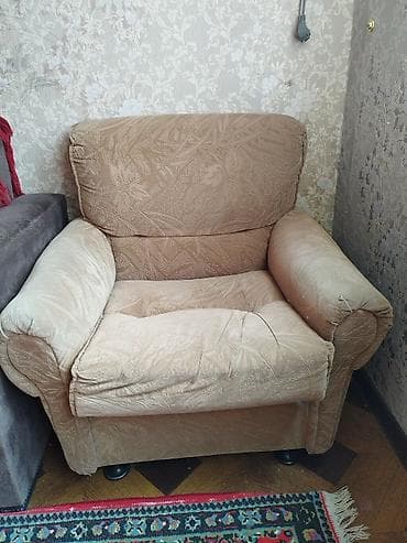 yedizdirmək ucun stul cexolu: Iki eded kreslo satilir (örtüsüz). Yaxsi veziyyetdedir. Real alici ile — 3