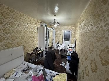 agsuda satilan evler: Bakı, 8-ci mikrorayon, 2 otaqlı, Köhnə tikili, m. Azadlıq Prospekti, 46 kv. m — 10