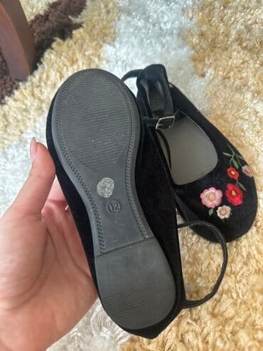 детские велюровые шапки: Qız uşaqları üçün baletka - Rəng: qara - Material: məxmər effektli — 1