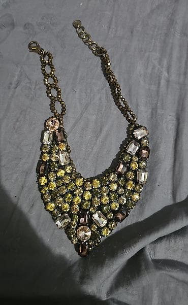 Zərgərlik əşyaları: Müxtəlif növ bijuteriyalar satılır, seçim çoxdur. Hamısı əla — 5