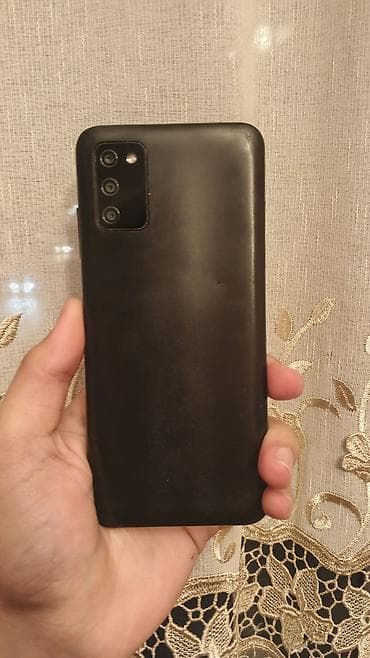 irşad xaladelnik: Samsung A03s modelidir 32/4gb yaddaşı var qara rəngdədir. korpusda — 1