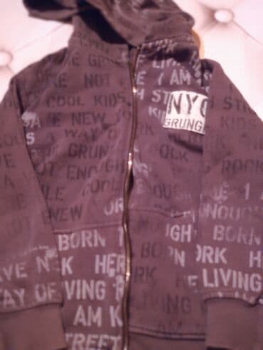 məktəb paltarı: Koftalar 1 manat yuyulub temizdi .Balaca olduguna gore satilir .Ucuz — 1