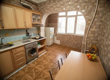 elmler ev: Salam. Ev iki otaqlıdır. Evin hər bir şəraiti var. Soyuducu — 1