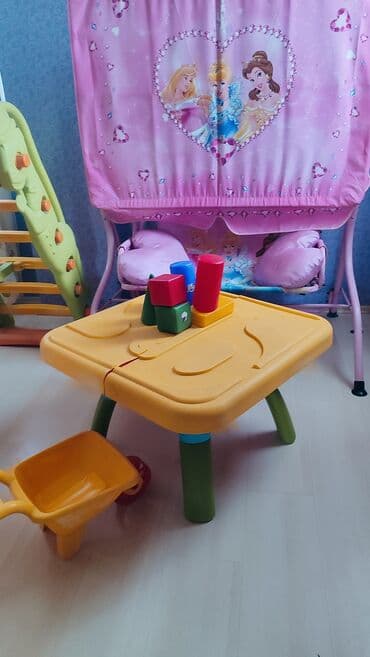 детские комплекты с бриджами: Детский уголок.Состоит из горки,песочницы,качелей и загона. Аксессуары — 8