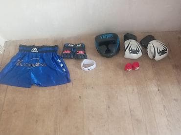 Kickboks/MMA komplekti Tərkib: - Adidas mavi kickboks şortları