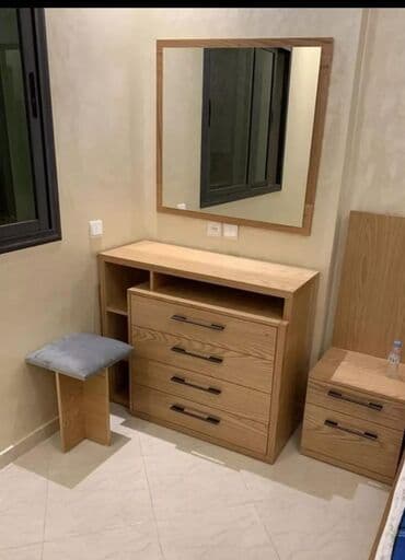 туалетный столик белый: Новый, С зеркалом — 2