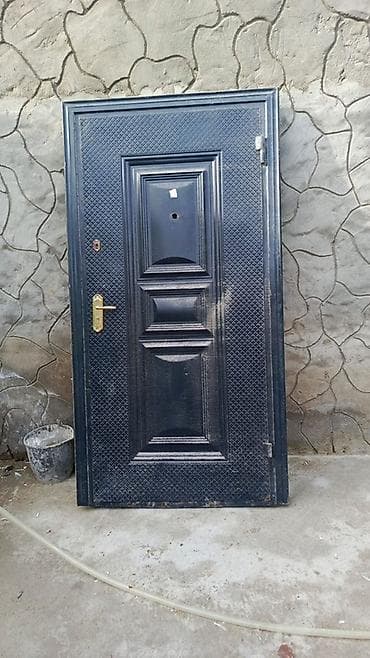 Tavan: Giris qapisi 2eded 90azn biri Buzovna 6888 leli Metall qapı – tək — 1