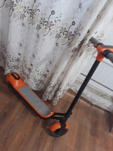 uşaq üçün cırıq cinslər: Uşaq skuterı - Rəng: narıncı-qara, boz rezin sükan tutacaqları - — 4