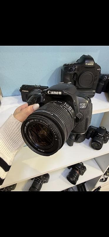 fotokamera fujifilm: Canon EOS 650D DSLR fotoaparat + Canon EF‑S 18-55mm f/3.5-5.6 IS II — 1