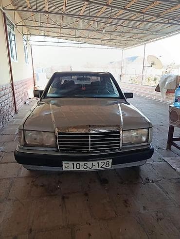 su satan masinlar: Mercedes-Benz W201 (190) sedan - Kuzov: 4 qapılı sedan, açıq boz rəng — 1