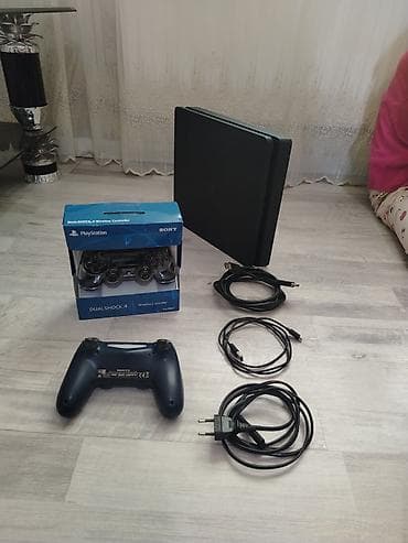 Elektronika: PlayStation 4 Slim komplekti icerisinde oyunlar var futbol masin doyus — 2