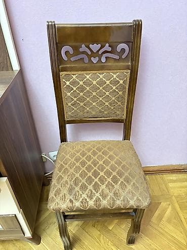 Köhnə stullar 4 ədəd birlikdə satılır