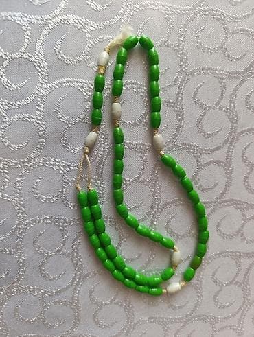 bijuteri: Məhsul: 2 ədəd muncuq boyunbağı dəsti 1) Qırmızı kristal boyunbağı - — 2