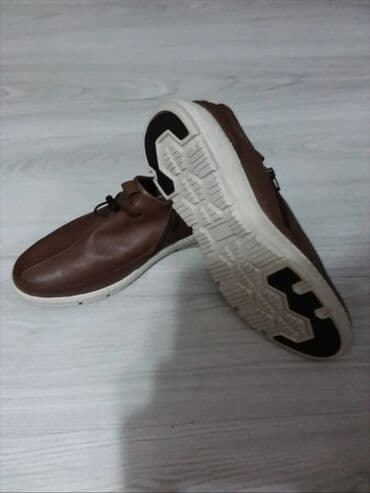 rezin ayaqqabilar: Məhsul: Kişi ayaqqabıları – 2 cüt, qəhvəyi rəng 1) Klassik slip-on — 4