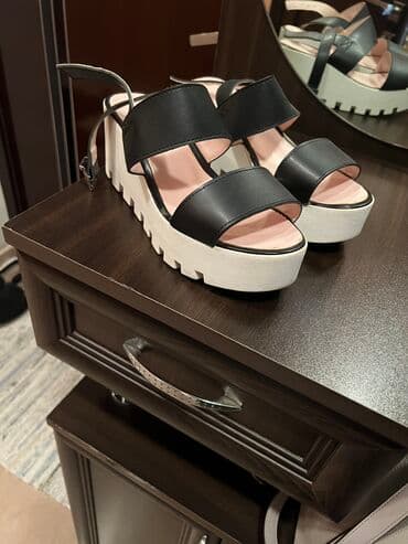 босоножки на тракторной подошве: Размер: 39, Б/у — 1