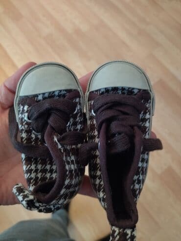 Джинсы и брюки: Uşaq ayaqqabısı — 1