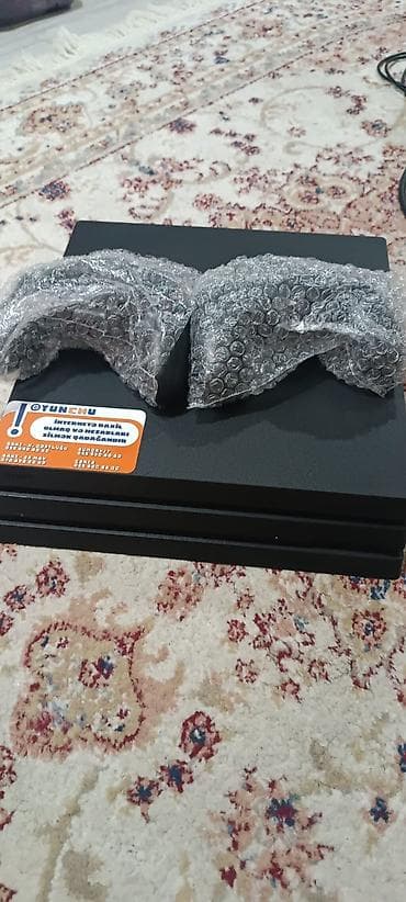 sony 3: PlayStation 4 Pro oyun konsolu - Model: Sony PlayStation 4 Pro (CUH — 3